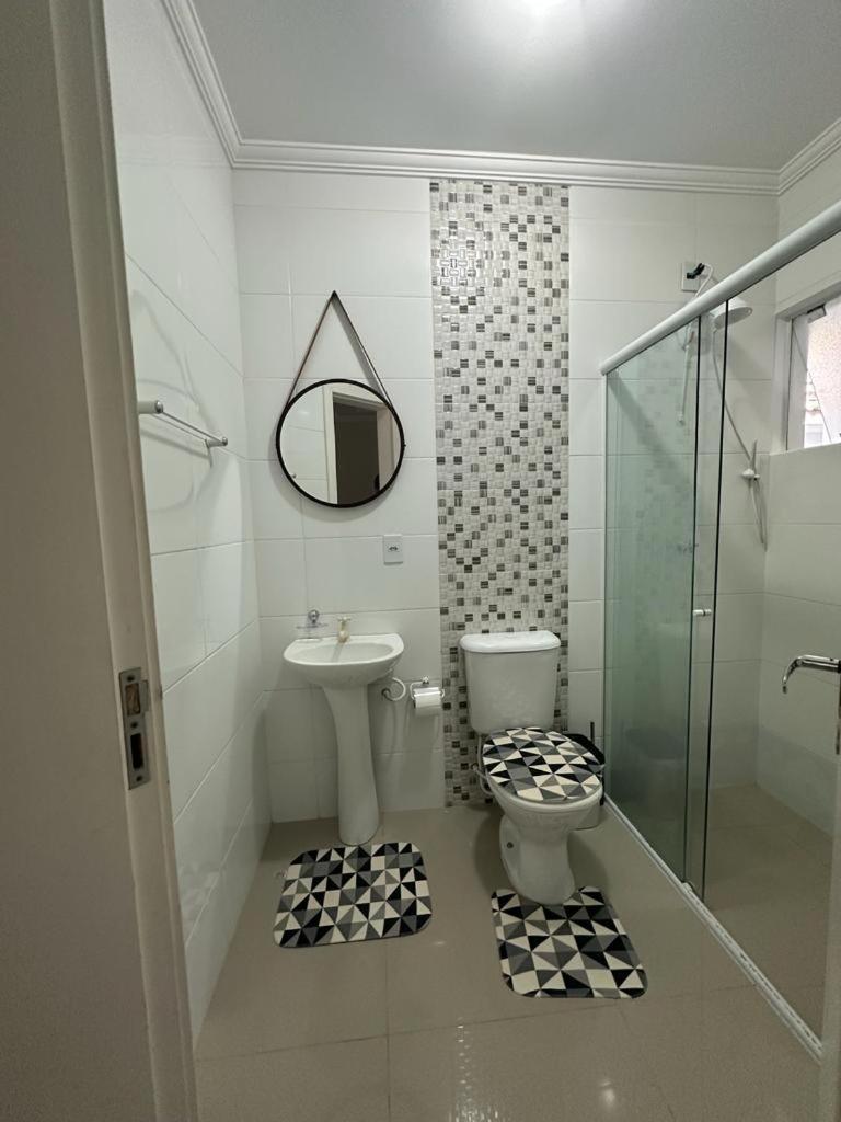 Edesia B-303 - Dois - 1 *